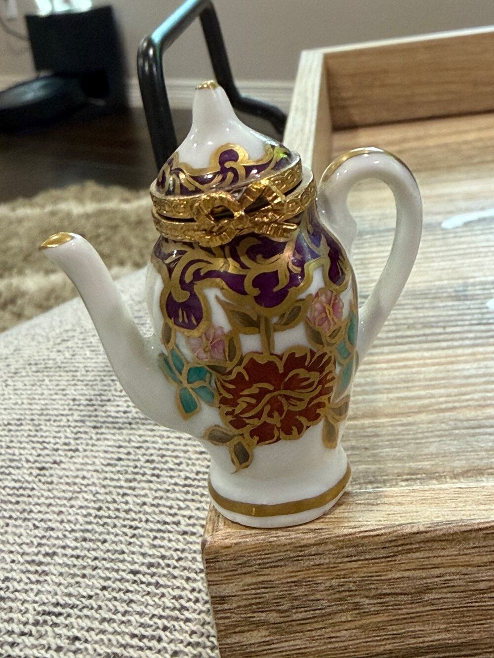 Authentic Limoges France Miniature Teapot Trinket Box Peint Main Signed rare